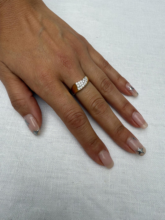 1980's 18K Gold with Diamond wave ring