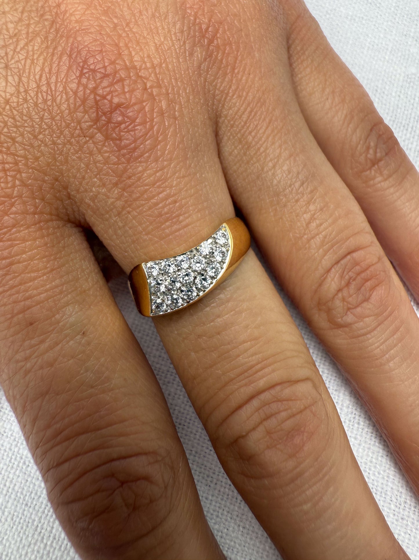 1980's 18K Gold with Diamond wave ring