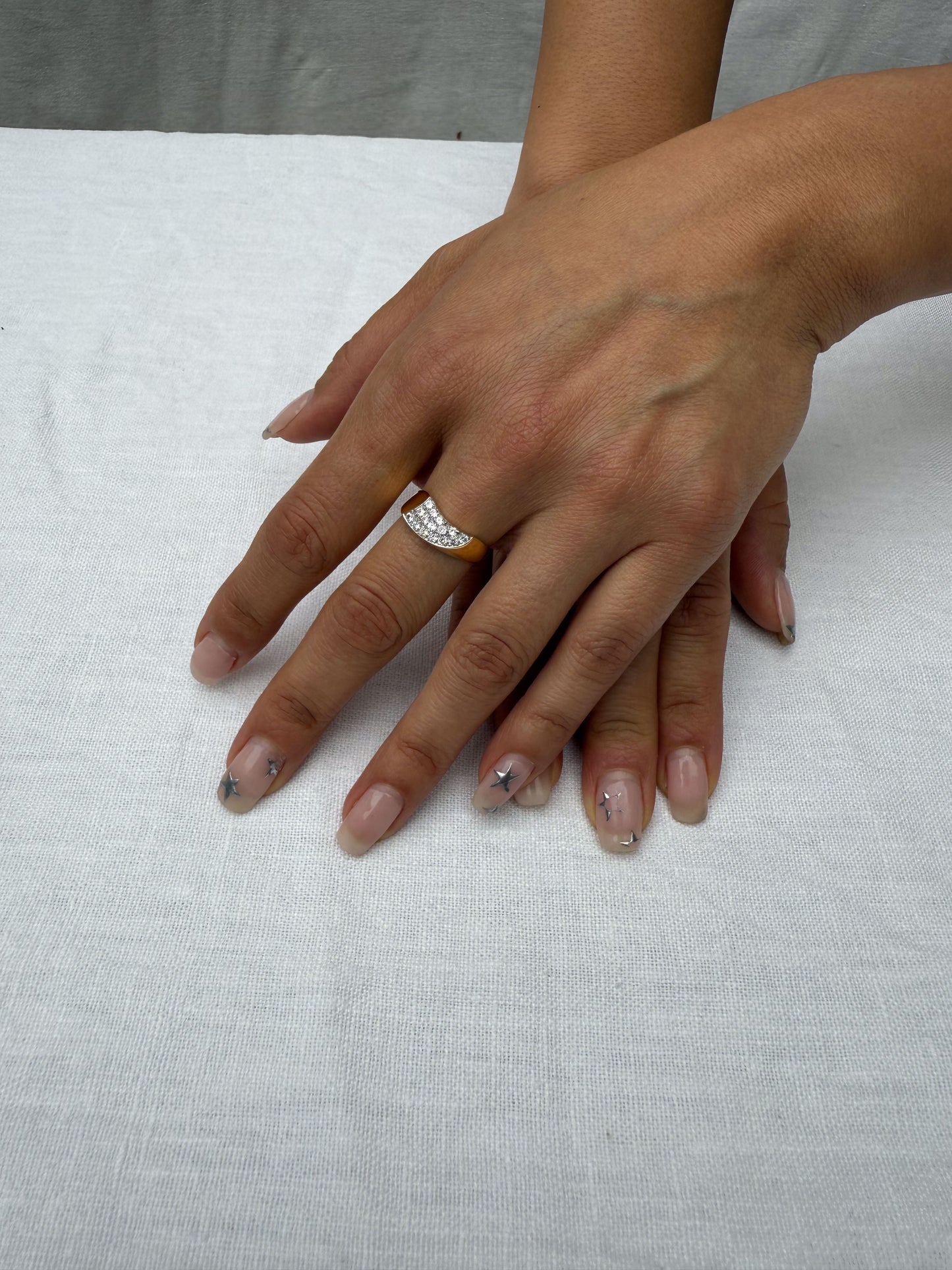 1980's 18K Gold with Diamond wave ring