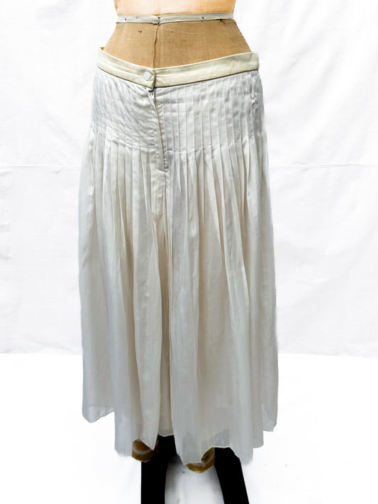 2006 Chanel Cream Silk Pleated Pants