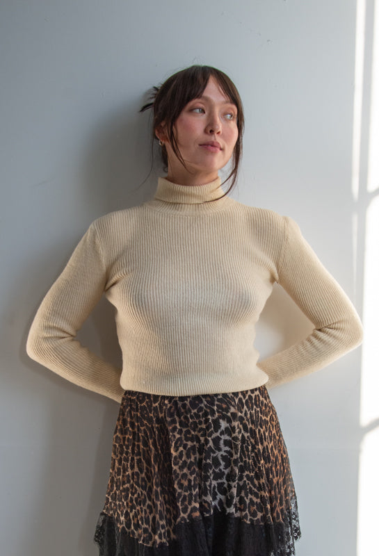 1970's Mock Cream Neck