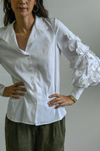 Load image into Gallery viewer, 1980&#39;s Flower Applique Blouse